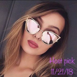 HP!! 🎉🥳Cat Eye 🕶 2 colors to choose from